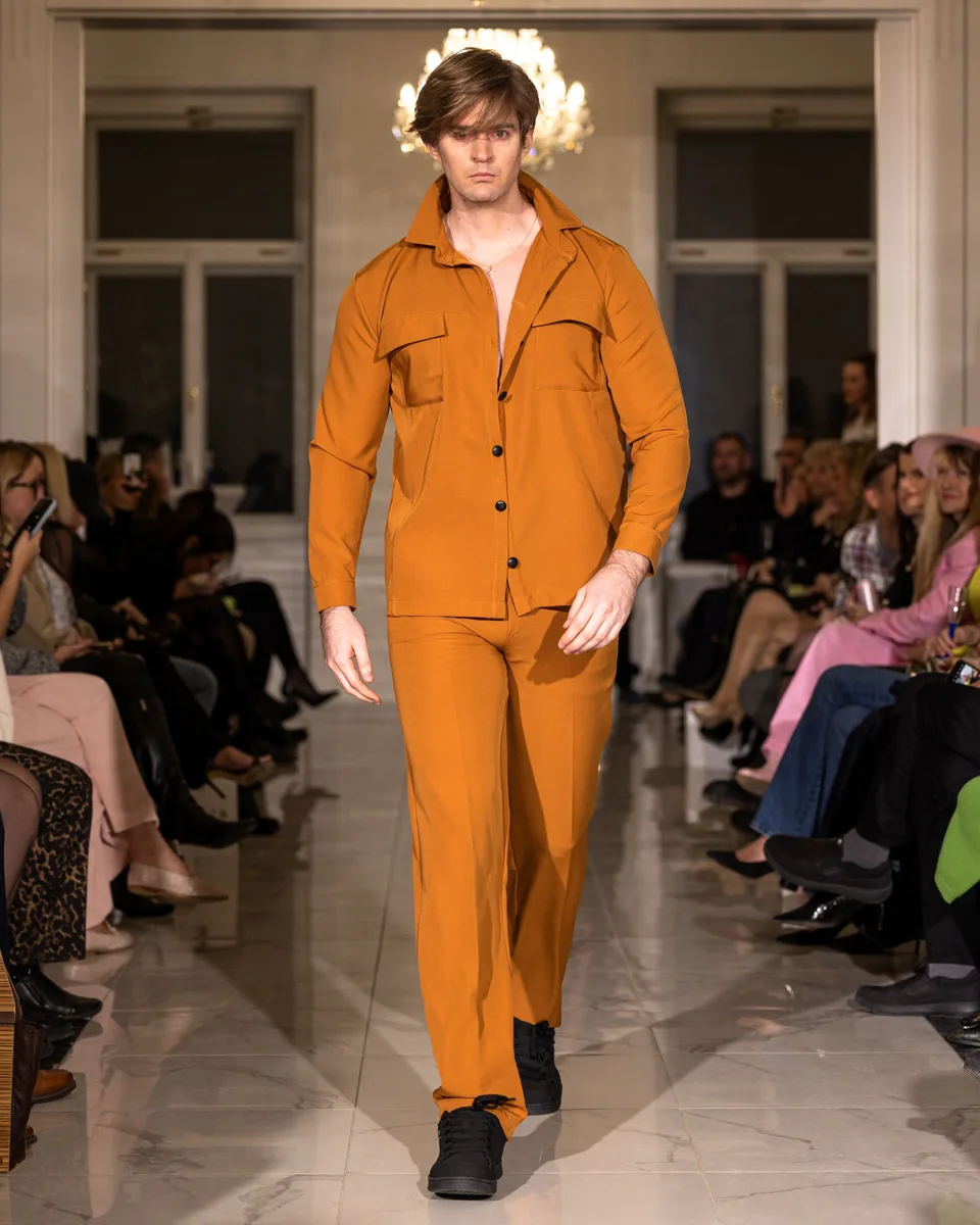 Paradise lookbook image 18.